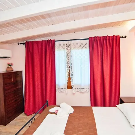 Spitaki Villa *